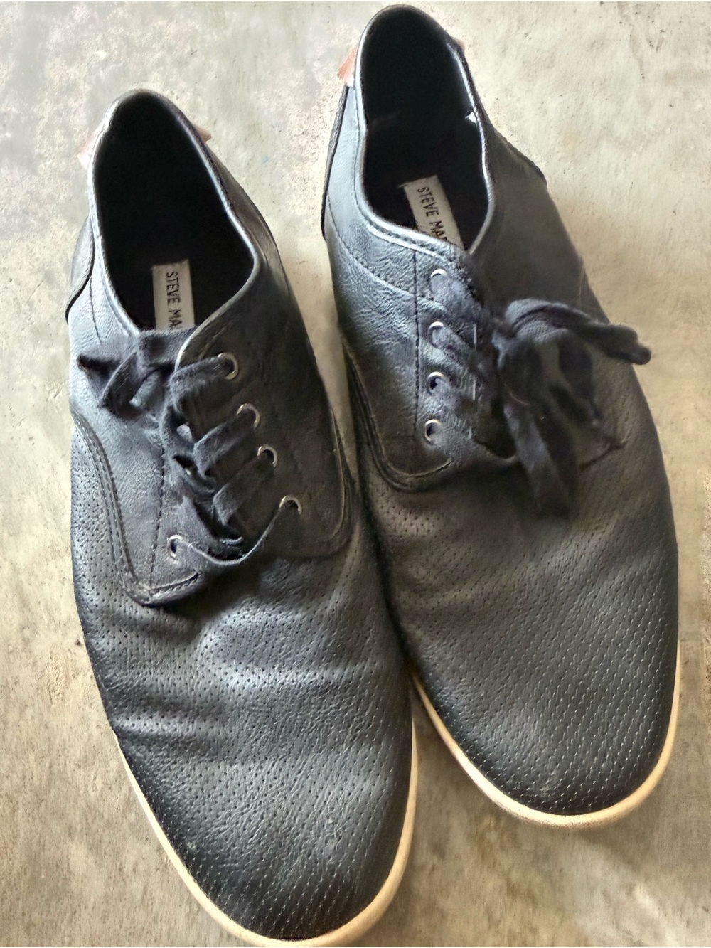Steve Madden Men's Black Perforated Lace-Up Oxfords